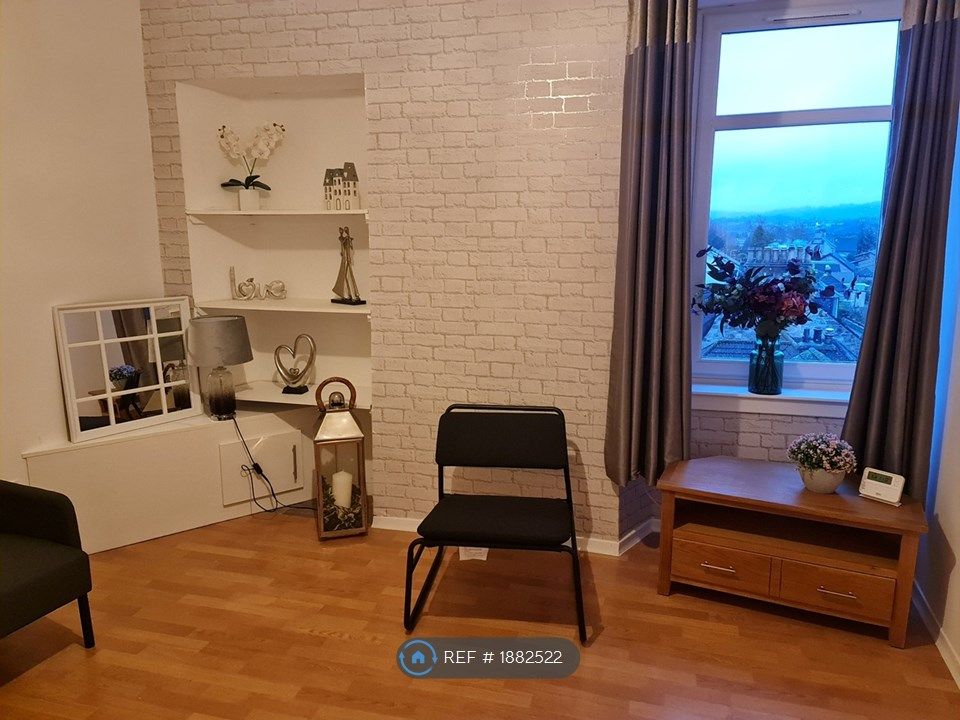 1 bed flat to rent in Falkirk Road, Larbert FK5, £675 pcm Zoopla
