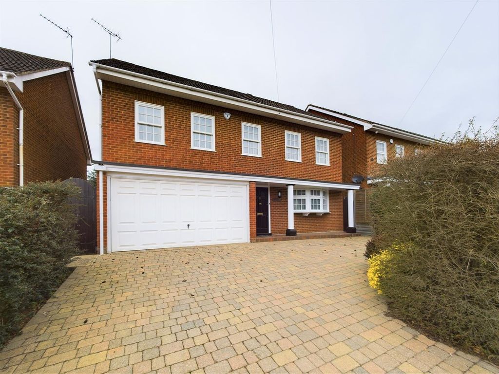 4 bed detached house for sale in Oakhill Avenue, Pinner HA5 Zoopla