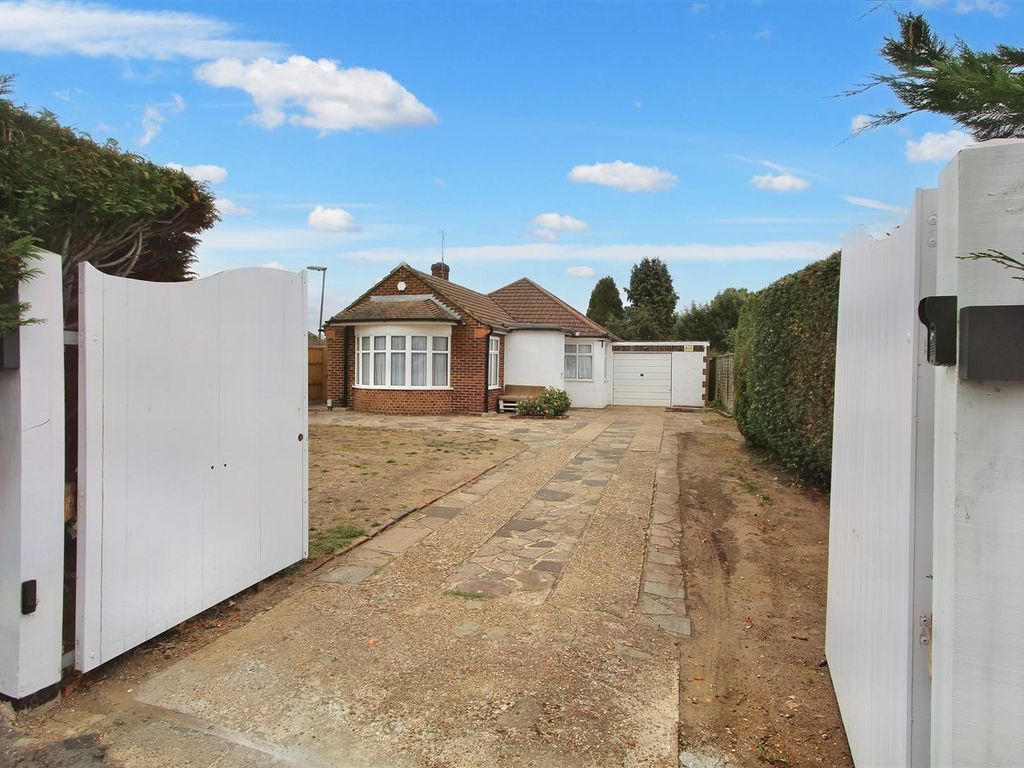 3 bed detached bungalow for sale in Church Road, Byfleet, West Byfleet