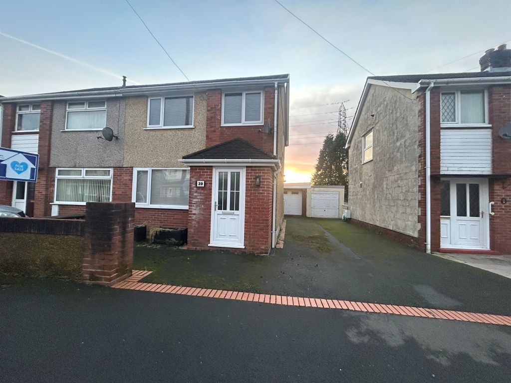 3 bed property for sale in Denver Road, Fforestfach, Swansea SA5, £