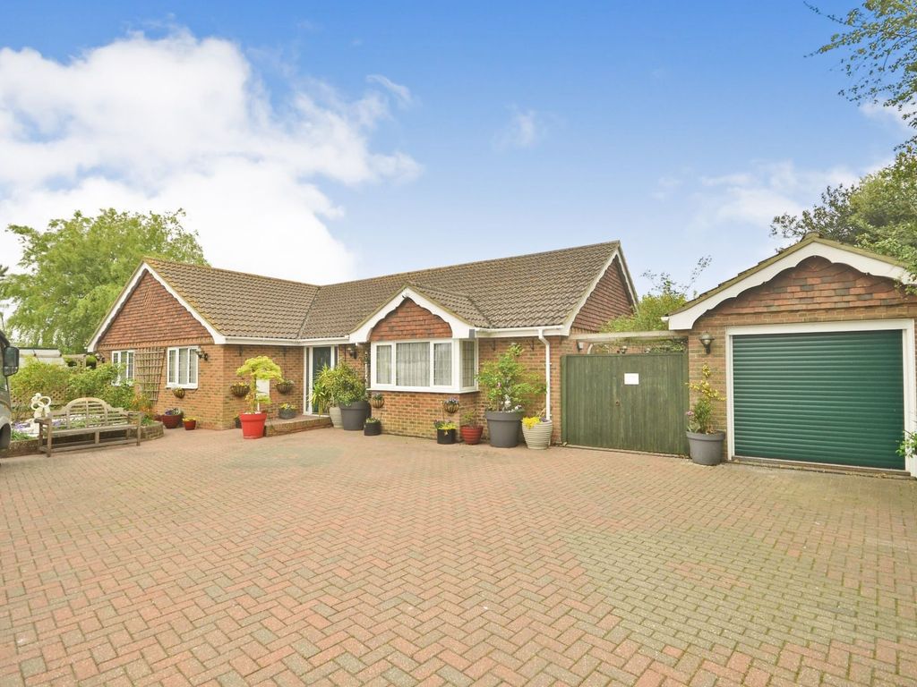 4 bed detached bungalow for sale in Priory Close, New Romney TN28 Zoopla