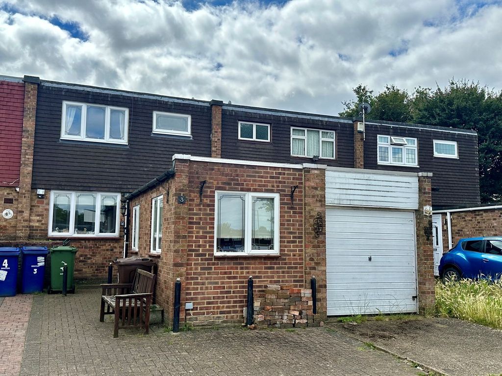 4 bed terraced house for sale in Hollymead, Corringham, StanfordLe