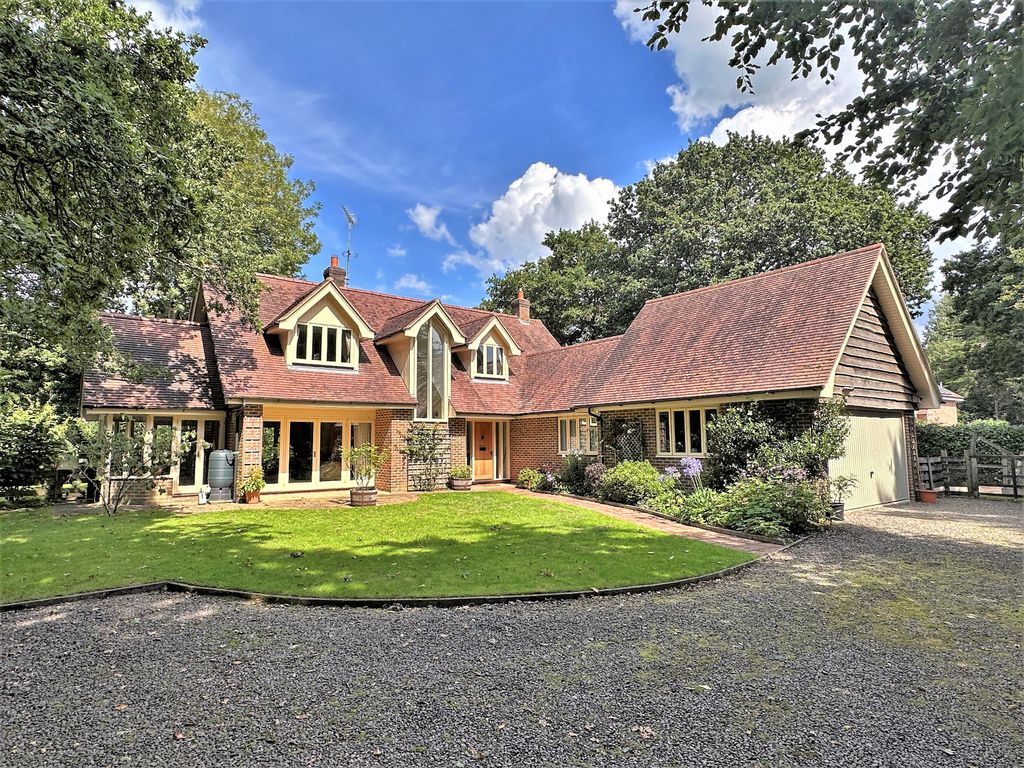 3 bed detached house for sale in Noads Way, Dibden Purlieu, Southampton