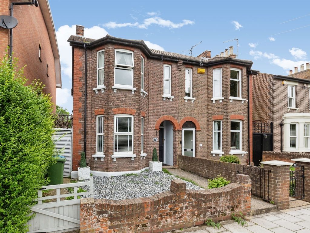 4 bed property for sale in Bierton Road, Aylesbury HP20 Zoopla