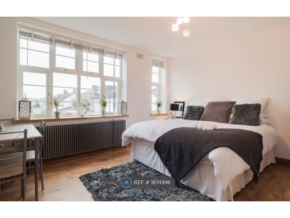 Room to rent in Further Green Road, London SE6 Zoopla