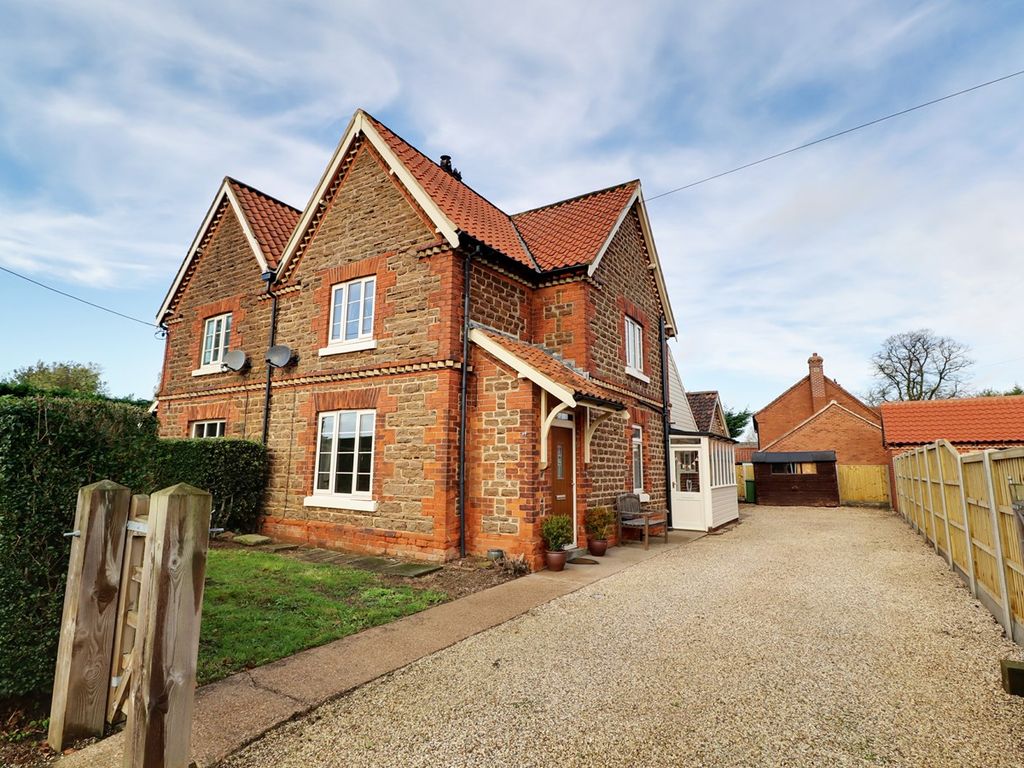 2 bed semidetached house for sale in School Lane, Appleby, Scunthorpe