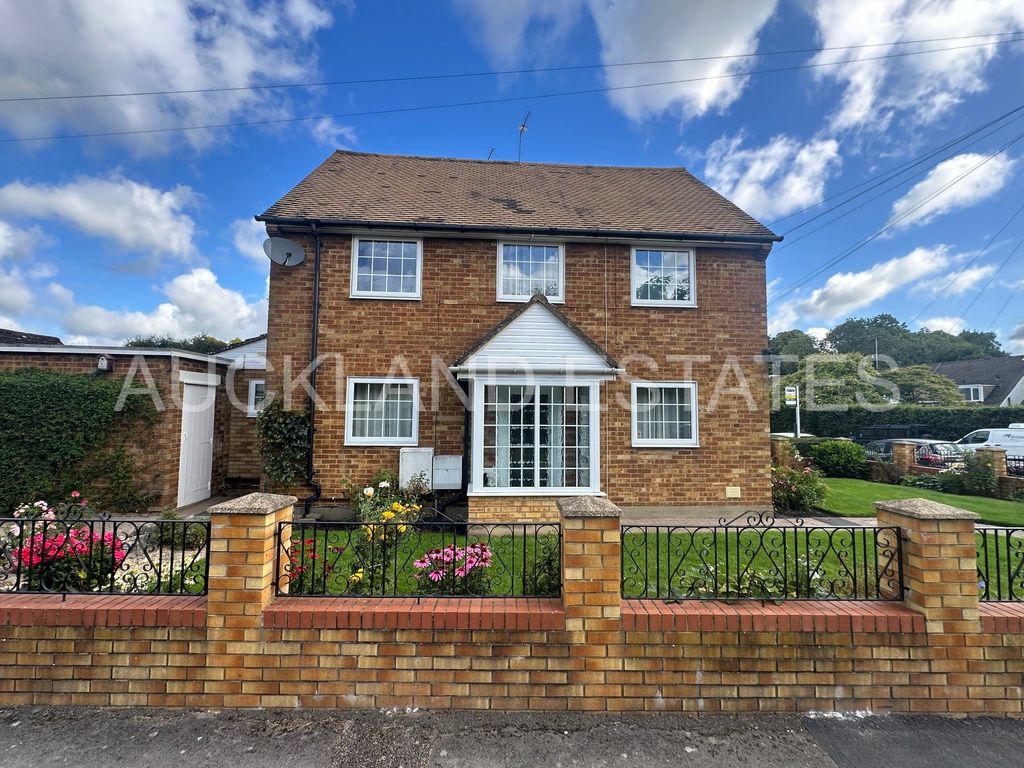 3 bed semidetached house for sale in Blanche Lane, South Mimms