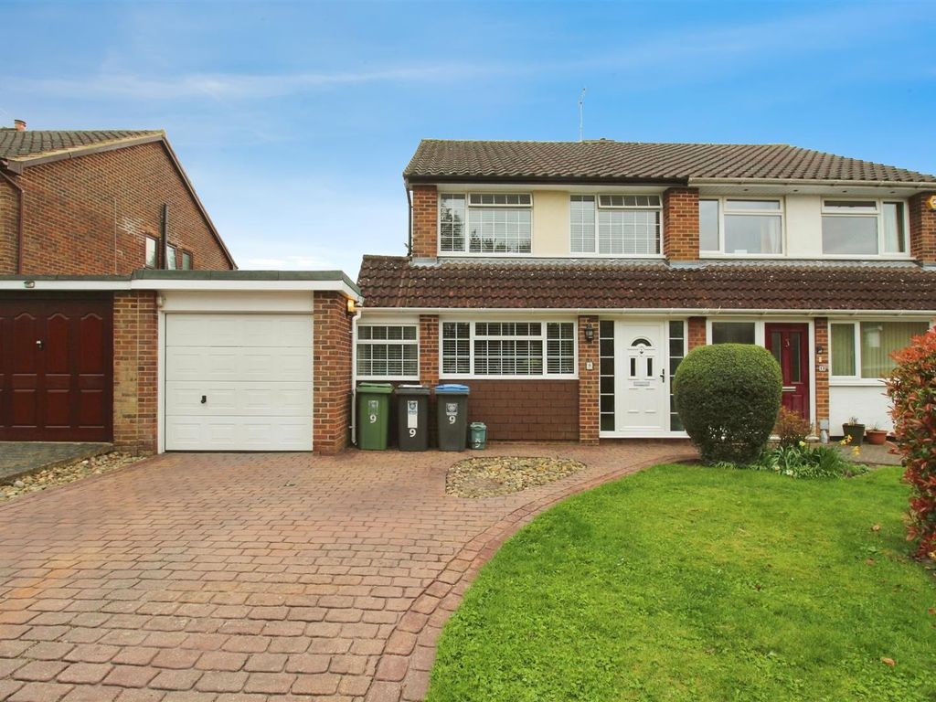 3 bed semidetached house for sale in Ullswater Road, Hemel Hempstead