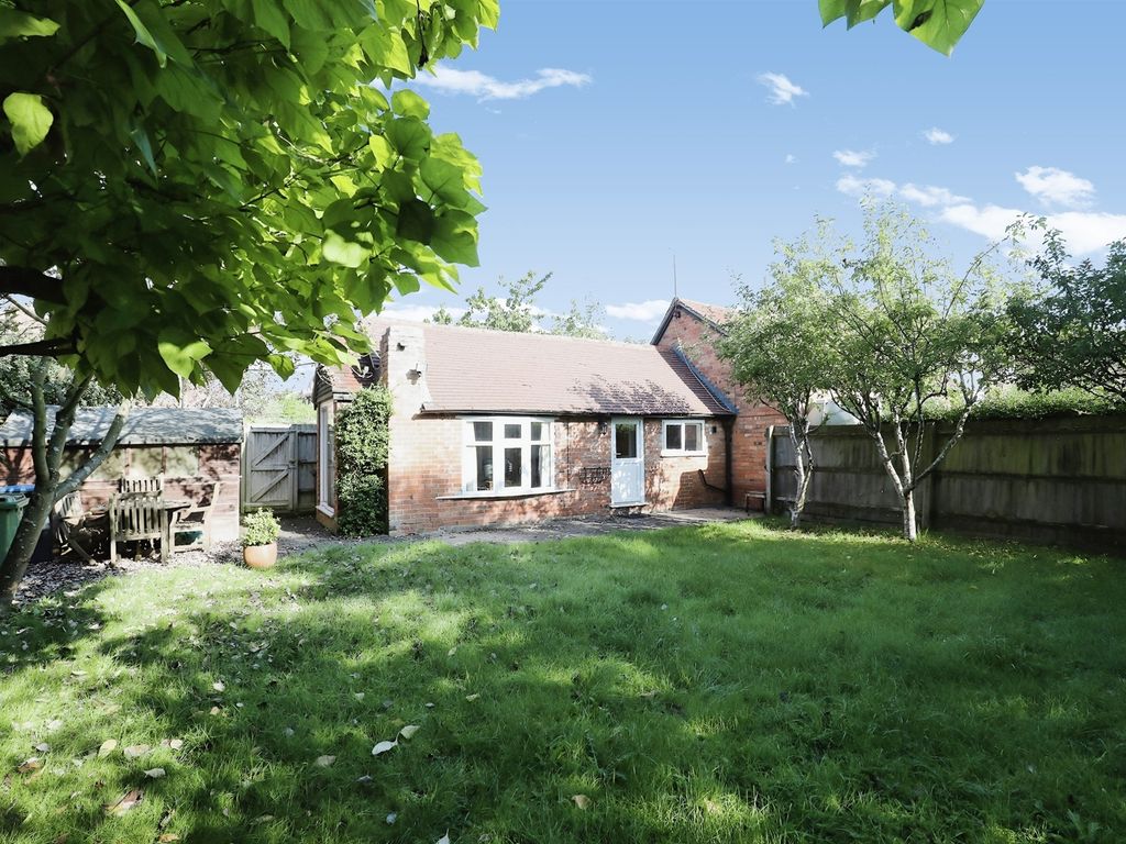 1 bed barn conversion for sale in Upper Farm Meadow, Gaydon, Warwick