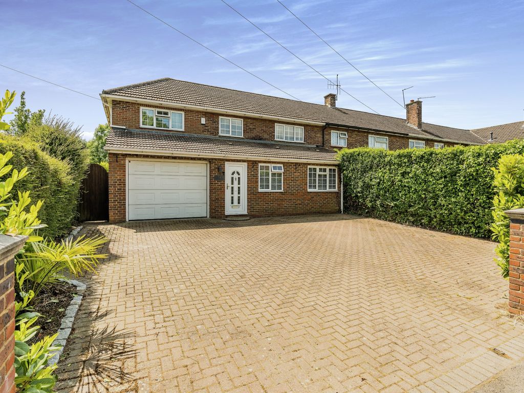5 bed semidetached house for sale in Northumberland Road, Maidstone
