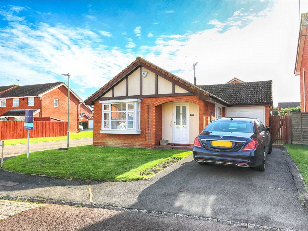 2 bed bungalow to rent in Larchmere Grove, Up Hatherley, Cheltenham