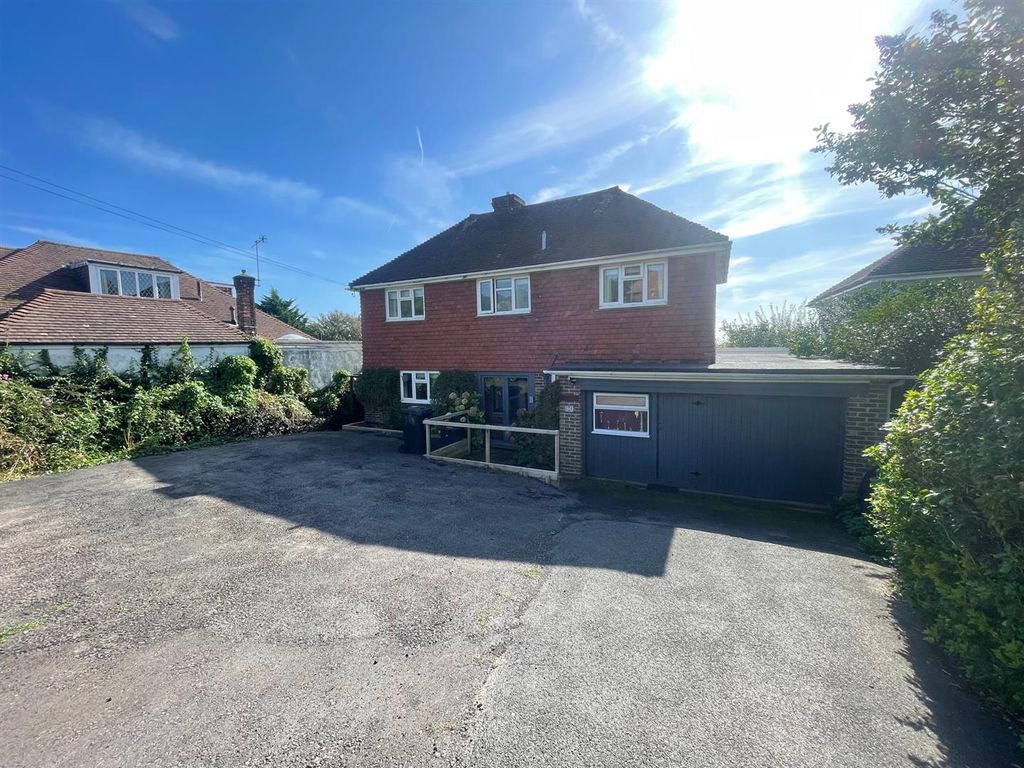 5 bed detached house to rent in Shirley Drive, Hove BN3, £3,750 pcm