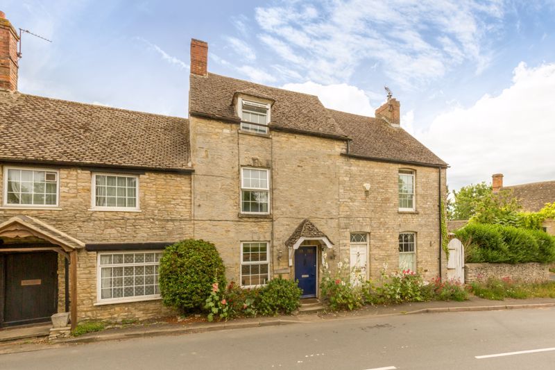 3 bed terraced house for sale in High Street, Islip, Kidlington OX5
