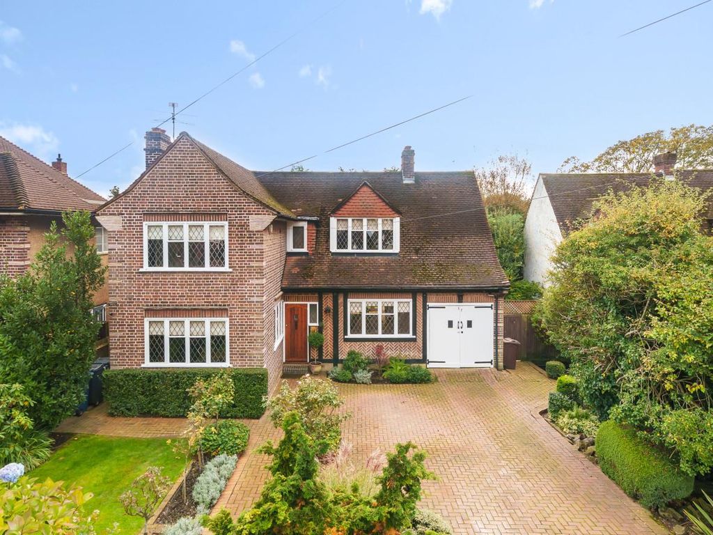 4 bed detached house for sale in Cavendish Drive, Canons Drive Estate