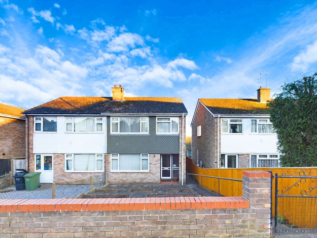 3 bed semidetached house for sale in Bromwich Road, Worcester