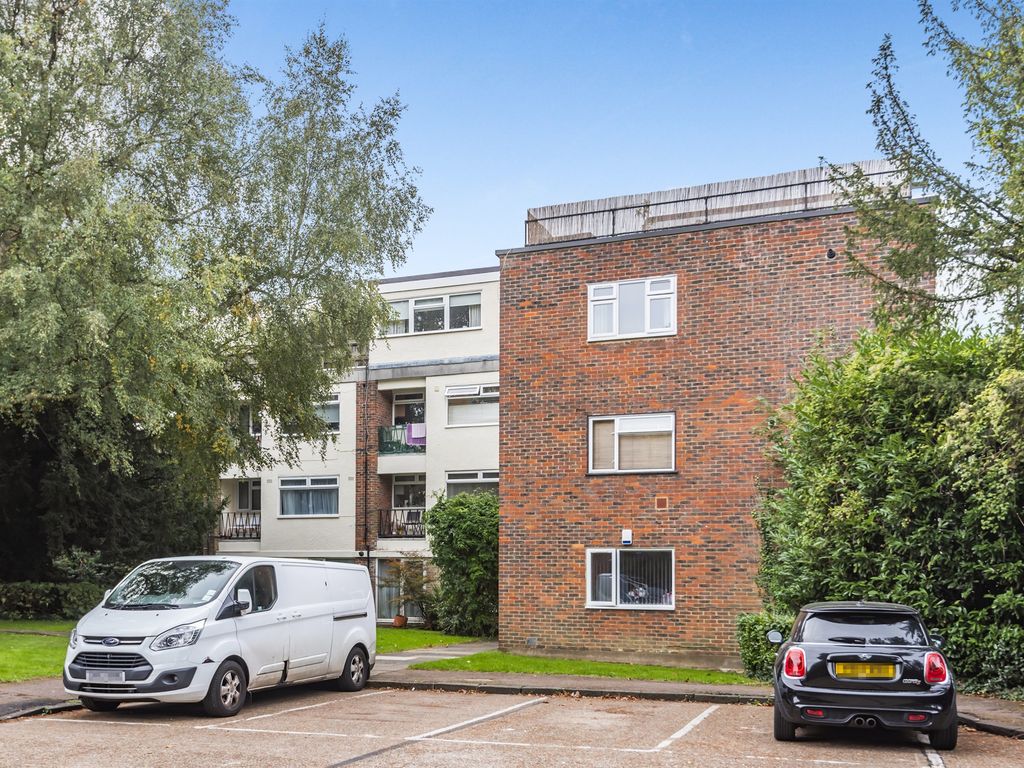 Studio for sale in Dunraven Drive, Enfield EN2 Zoopla