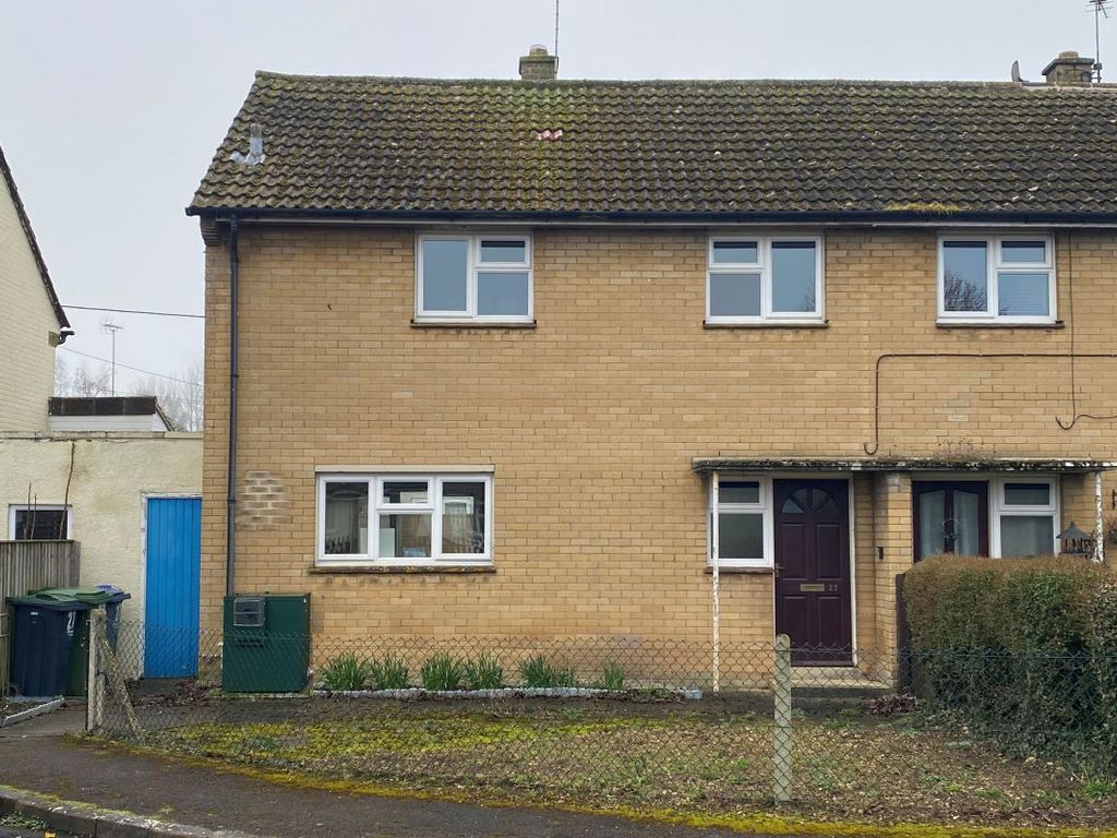 3 bed semidetached house for sale in 27 Pound Close, Lyneham