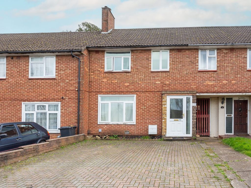 3 bed terraced house for sale in End Road, Hemel Hempstead
