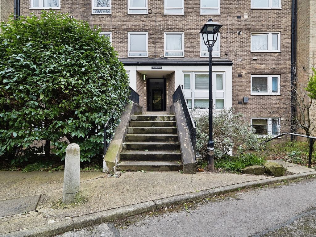 2 bed flat for sale in Redcliffe Road, Mapperley Park, Nottingham NG3