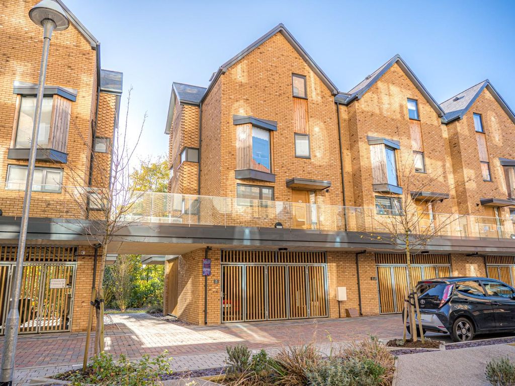 Riverside Walk, Ashford TN23  