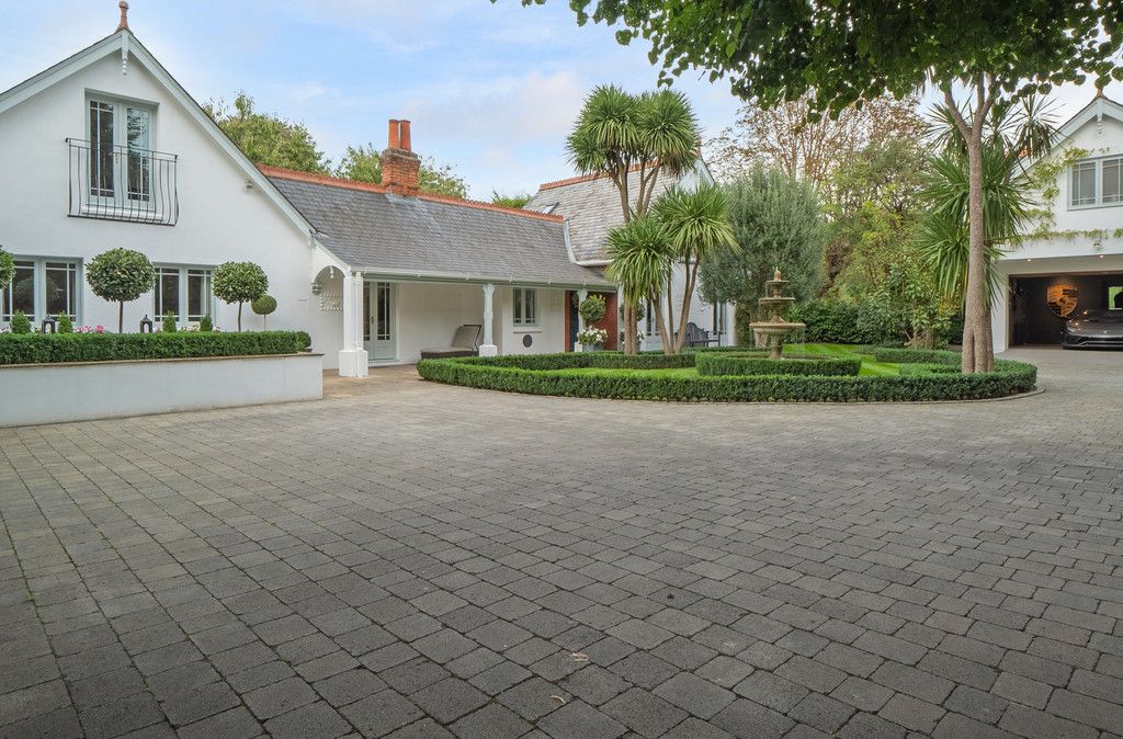 5 bed detached house for sale in Eton Road, Datchet SL3 Zoopla