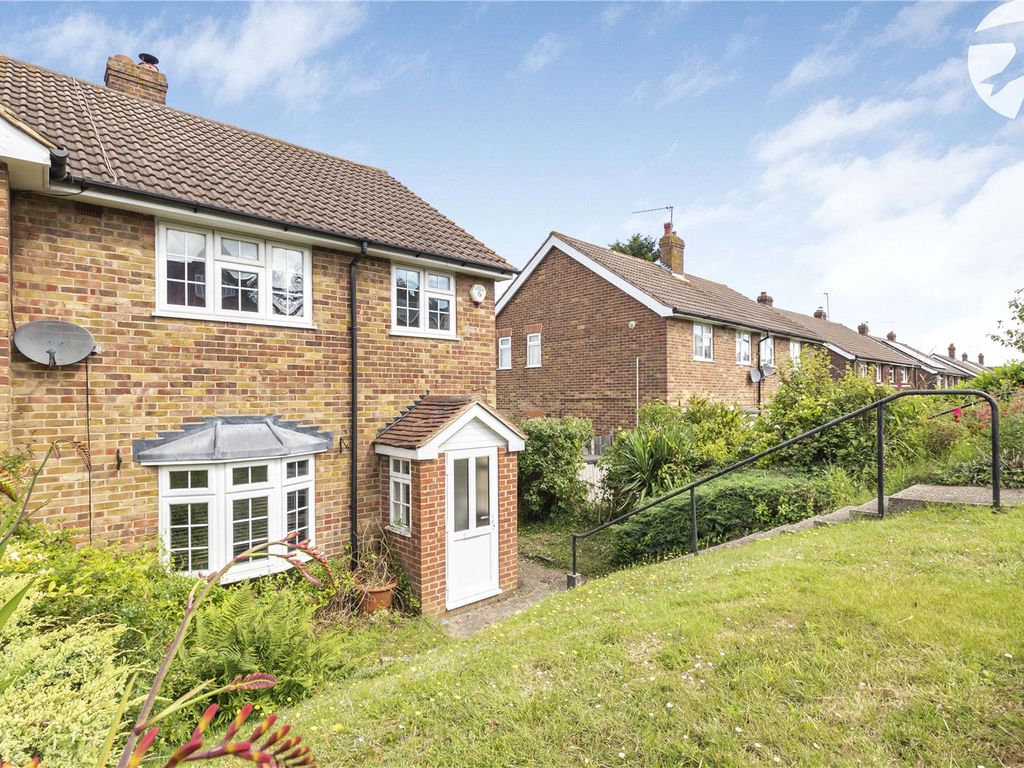 3 bed semidetached house for sale in Pollyhaugh, Eynsford, Dartford