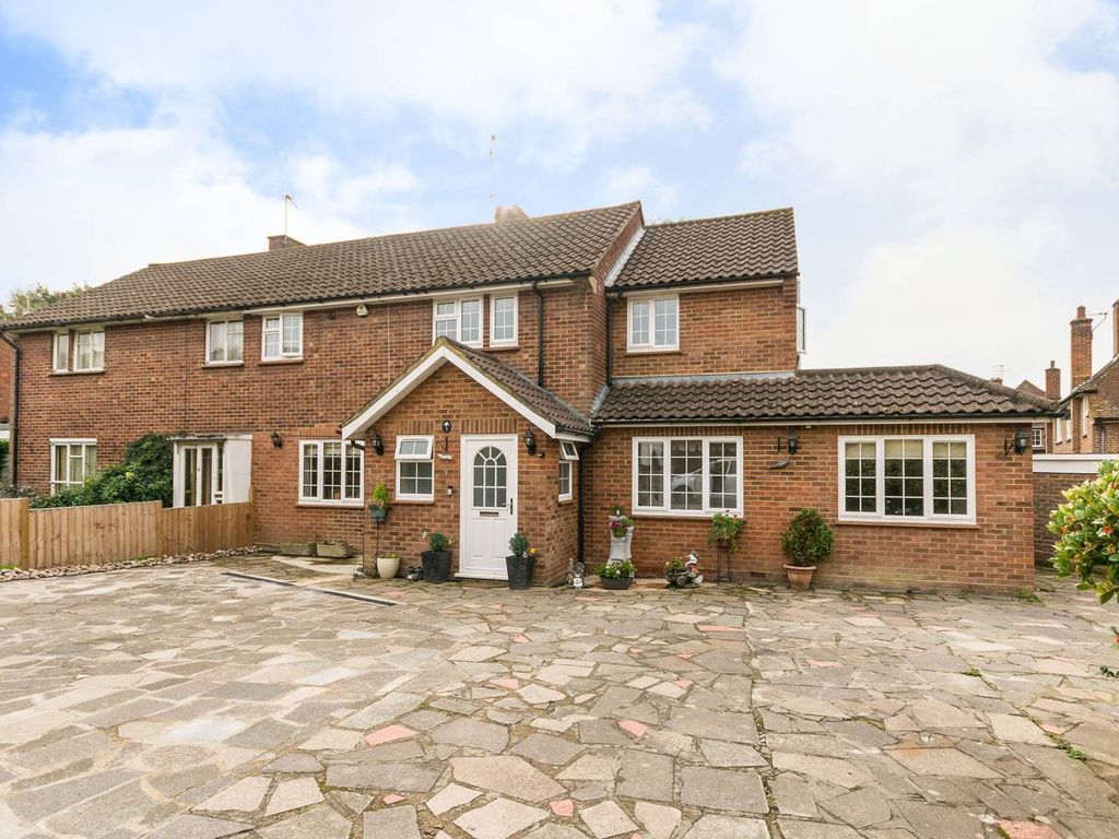 5 bed semidetached house for sale in Latimer Close, Pinner HA5 Zoopla