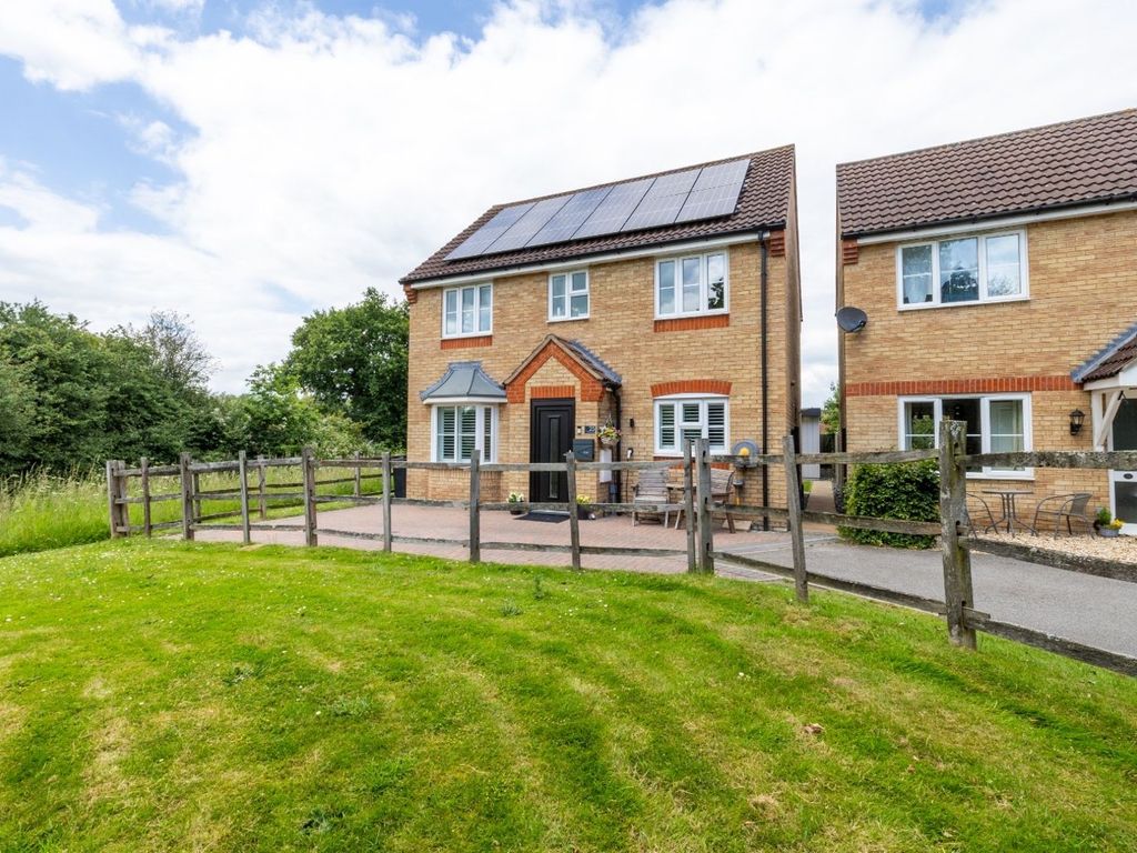 4 bed detached house for sale in The Brambles, Market Rasen LN8, £