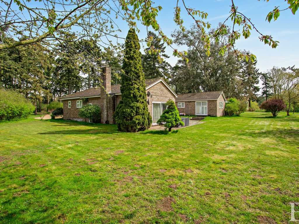 4 bed detached house for sale in Aleutia Gardens, Thetford IP24 Zoopla