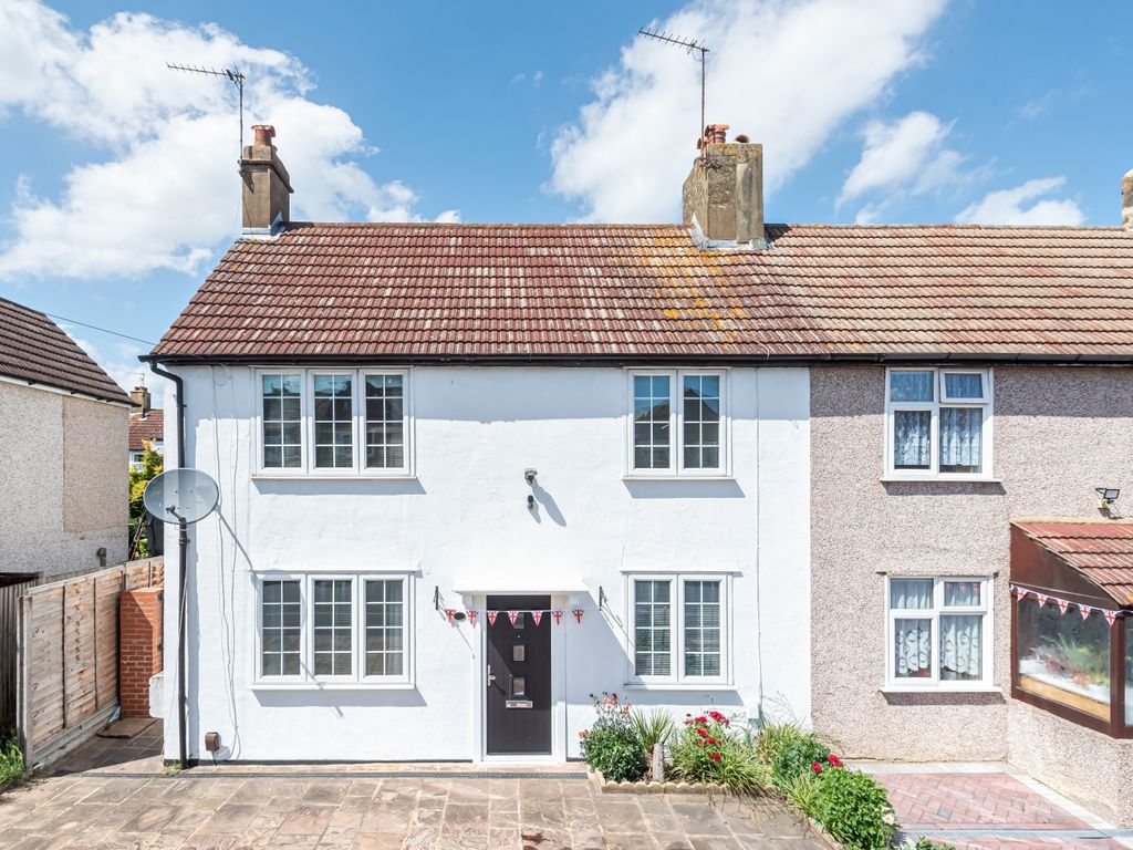 3 bed end terrace house for sale in Beech Walk, Crayford, Dartford DA1