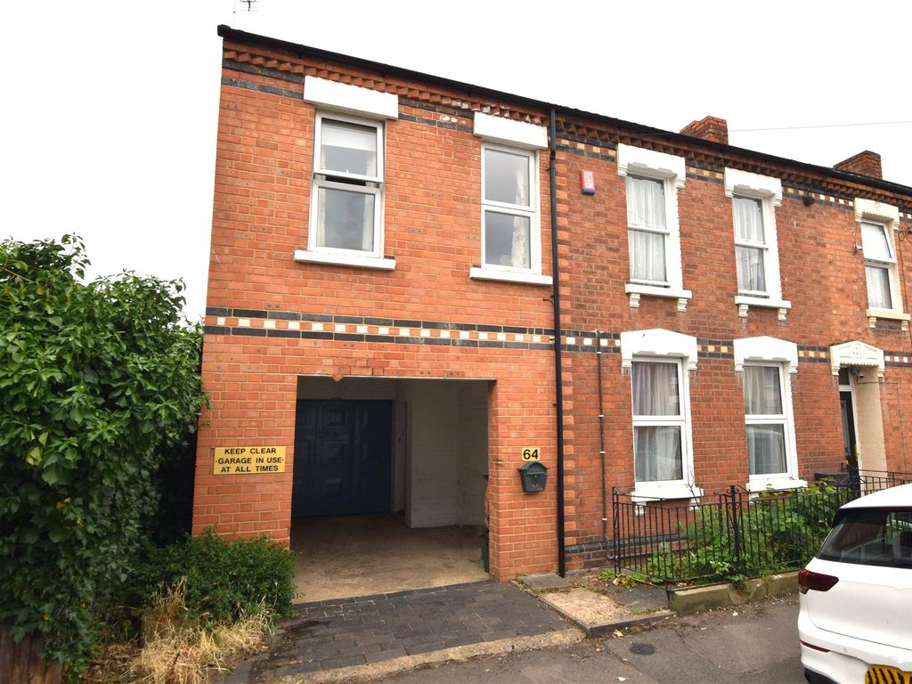 4 bed end terrace house for sale in Salisbury Road, Gloucester