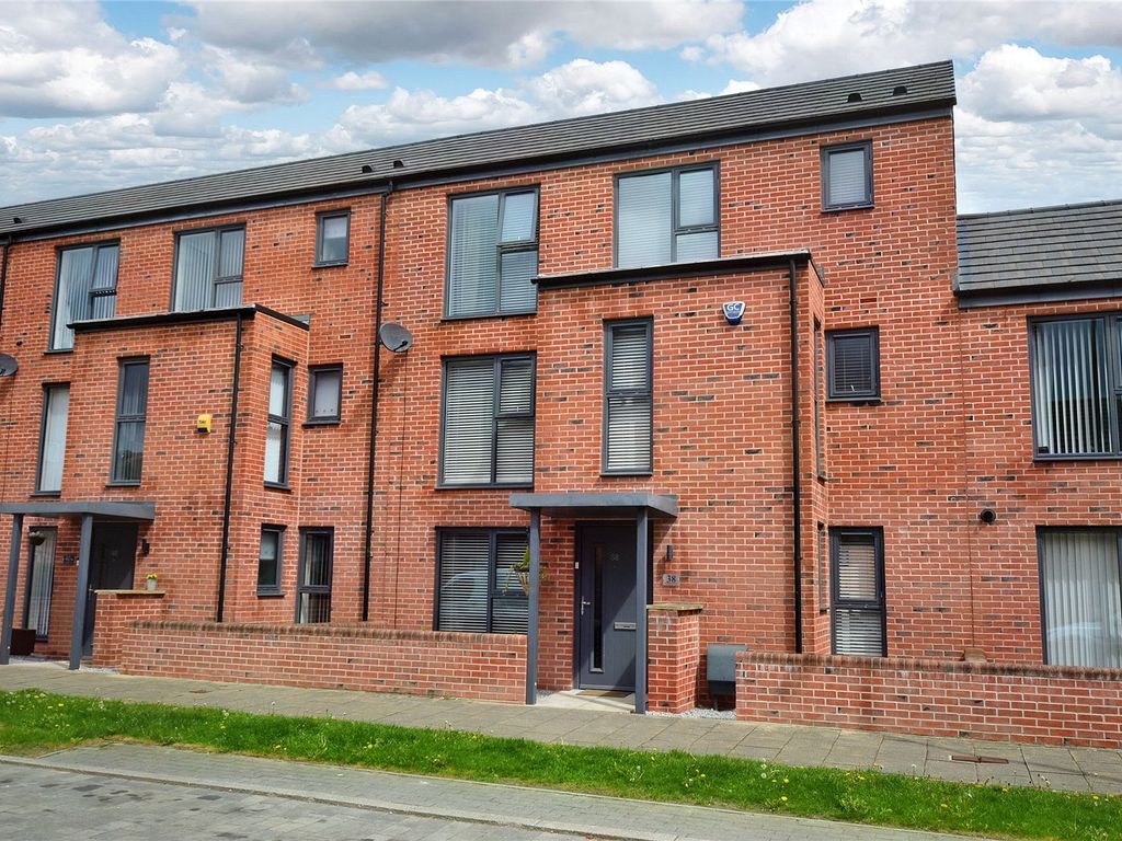 4 bed town house for sale in Haigh Moor Way, Allerton Bywater
