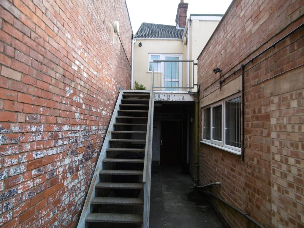 2 bed flat to rent in Silver Street, Whitwick, Coalville LE67 Zoopla