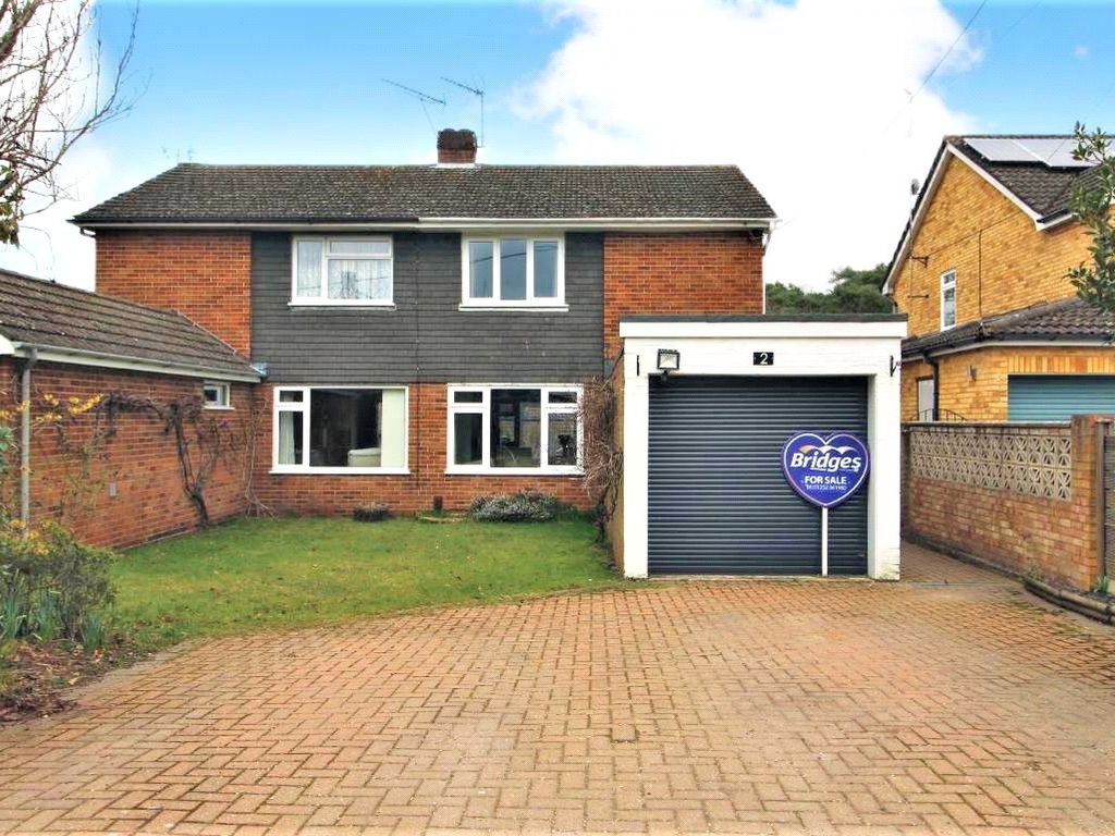 3 bed semidetached house for sale in Grange Road, Church Crookham