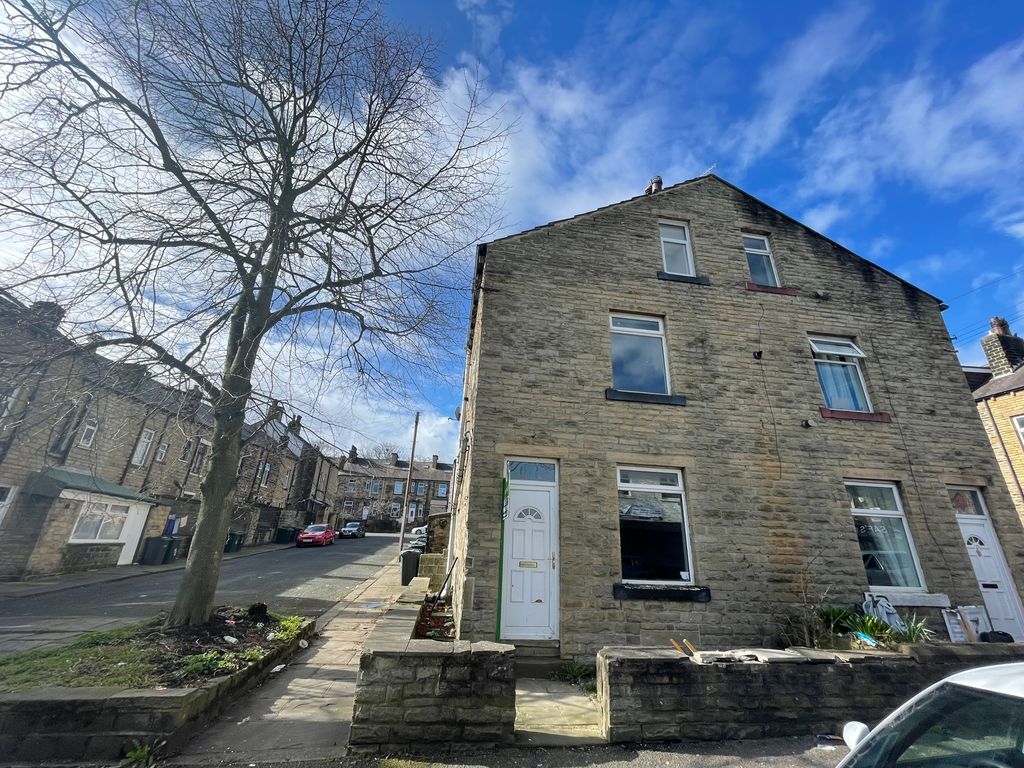4 bed property to rent in Victoria Road, Keighley BD21 Zoopla