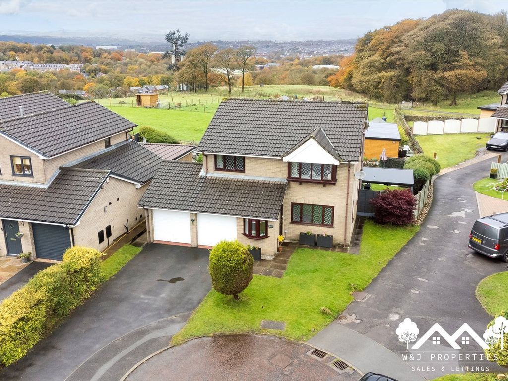 4 bed detached house for sale in Waltham Close, Baxenden, Accrington