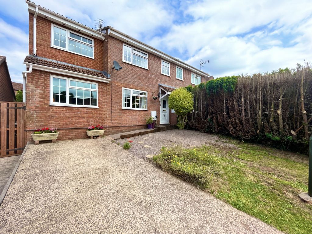 4 bed semidetached house for sale in Ironstone Close, Bream, Lydney