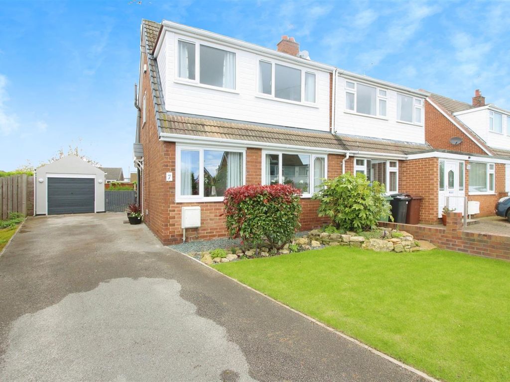 3 bed semidetached house for sale in Goodwood Avenue, Kippax, Leeds