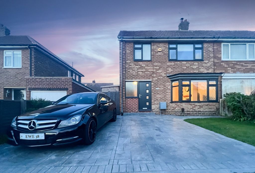 3 bed semidetached house for sale in Priestcrofts, MarskeByTheSea