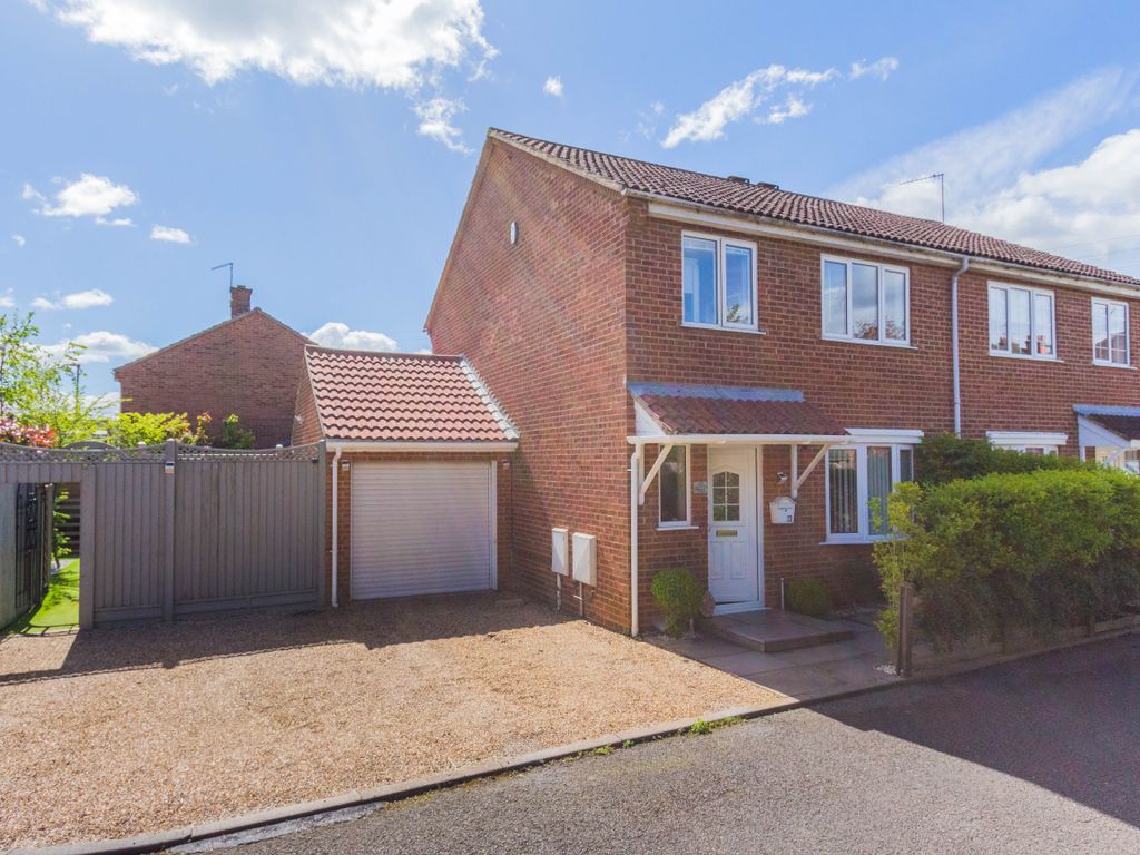3 bed semidetached house for sale in Ebbw Vale Road, Irthlingborough