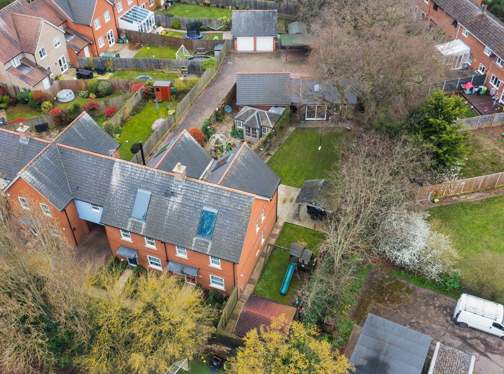 3 bed semidetached house for sale in Stilemans Wood, Cressing