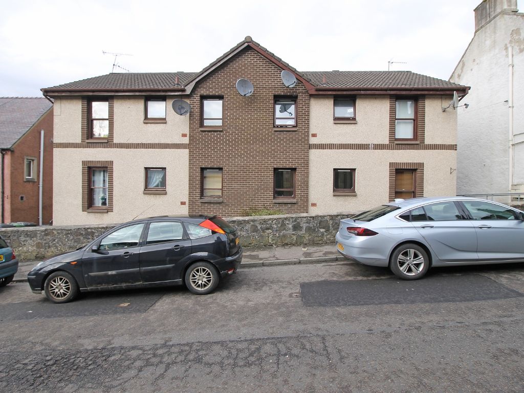 2 bed flat to rent in Main Street, Cambusbarron, Stirling FK7, £600 pcm