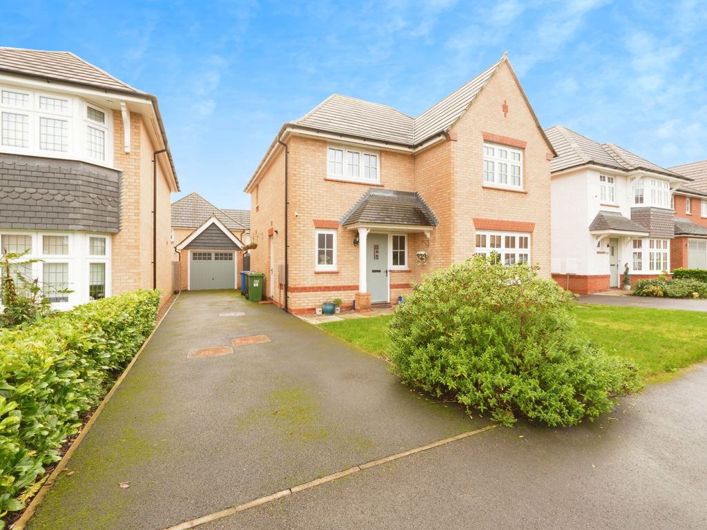 4 bed detached house for sale in Drive, Manchester M29, £