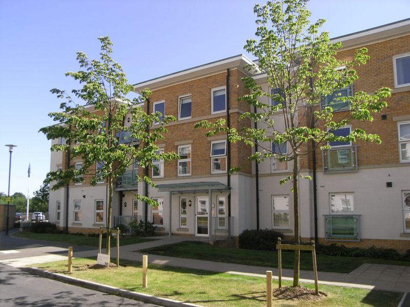 1 bed flat to rent in Highbury Drive, Leatherhead KT22 Zoopla