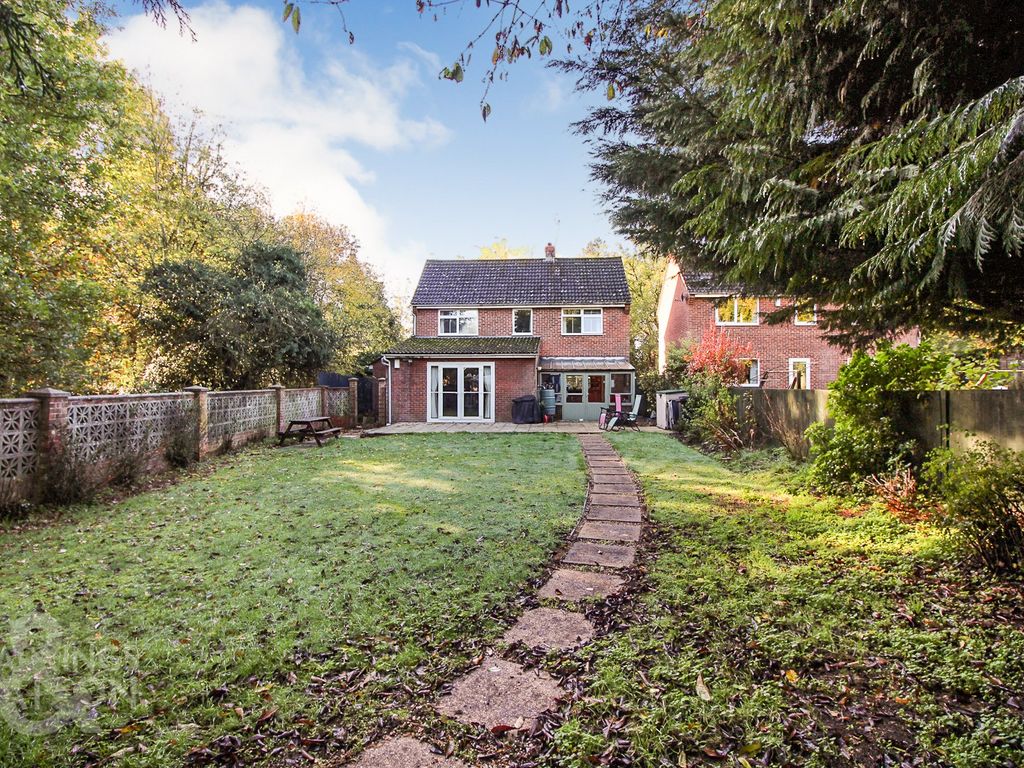 5 bed detached house for sale in Fakenham Road, Beetley, Dereham NR20