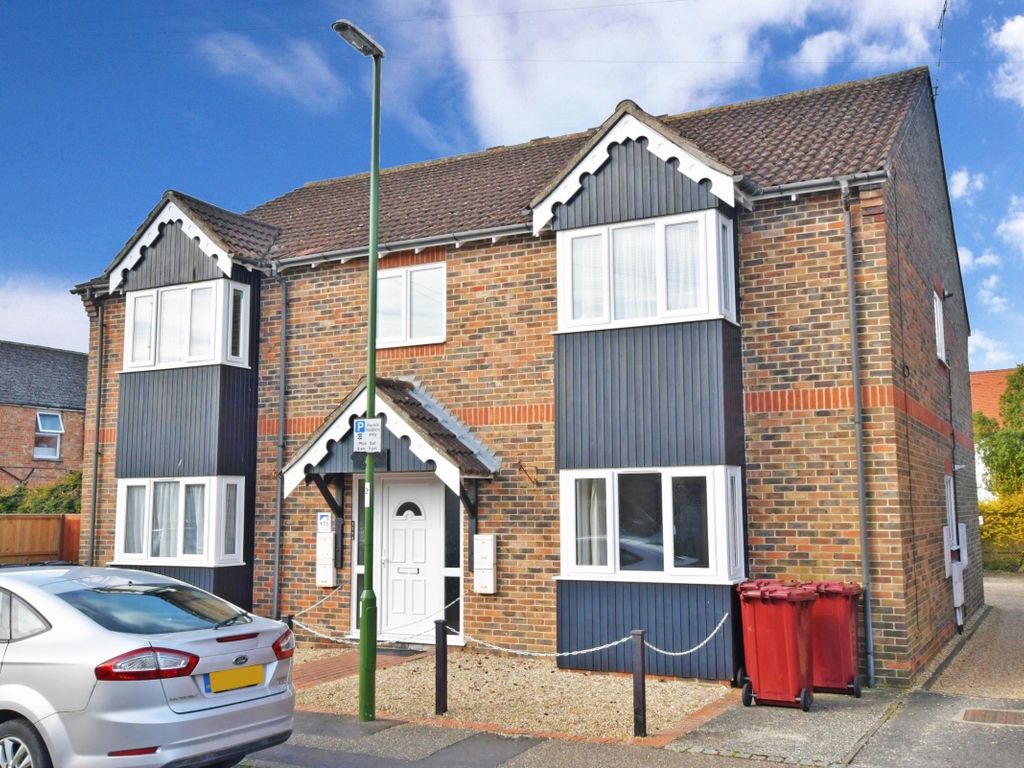 2 bed flat to rent in Guilden Road, Chichester PO19 Zoopla