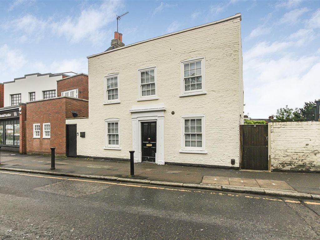 3 bed detached house for sale in Chase Side, Enfield EN2, £600,000 Zoopla