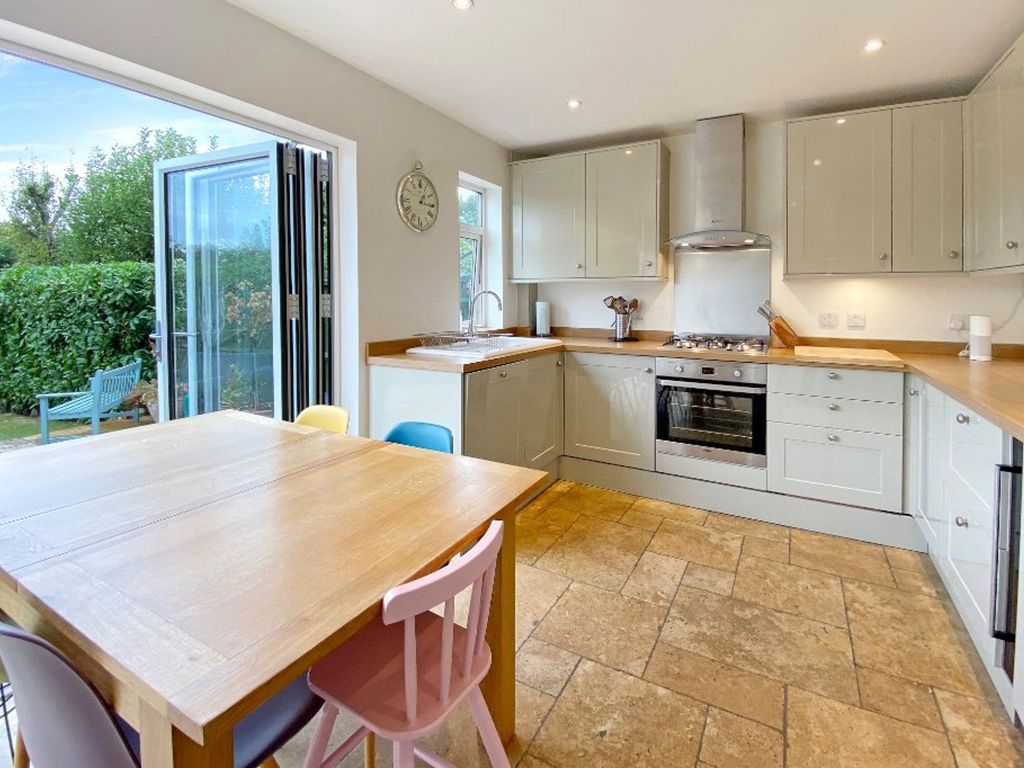 3 bed property to rent in Truesdale Drive, Harefield UB9, £1,950 pcm Zoopla