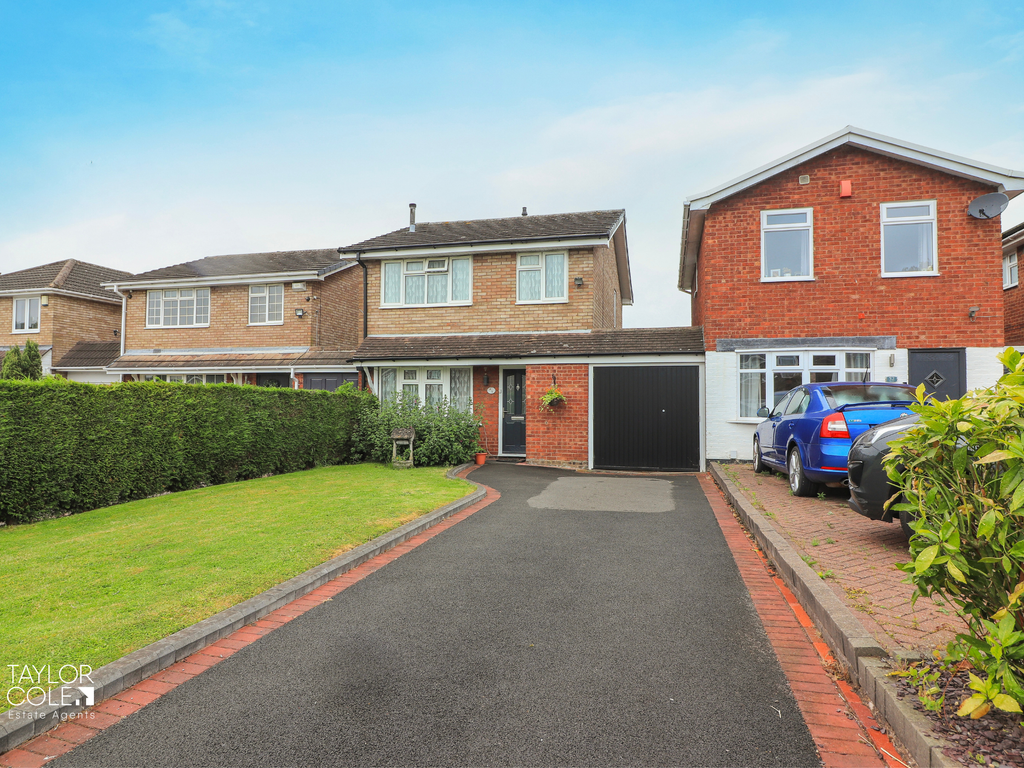 3 bed link detached house for sale in Briar, Tamworth B77, £265,000