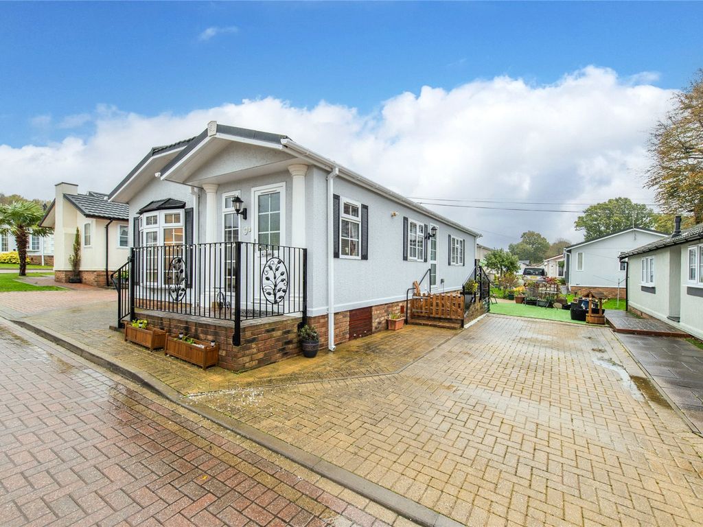 2 bed bungalow for sale in Millers Way, Pilgrims Retreat, Harrietsham